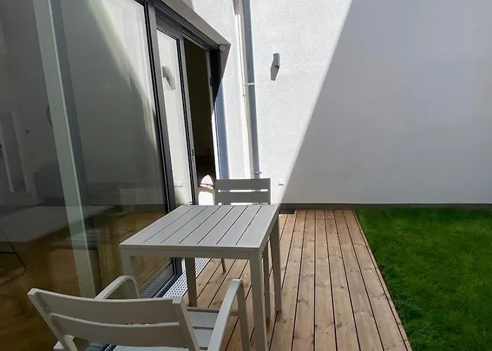 Apartamento Lovely With Private Garden And Ac In Prime Location