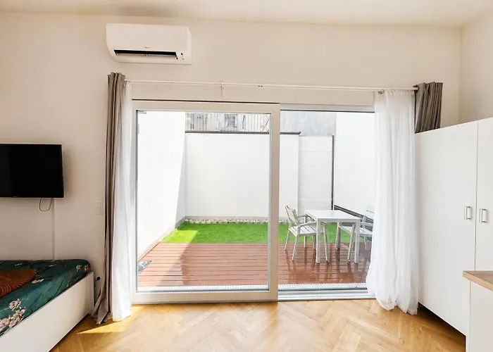 Charming Garden Hideaway With Ac Near Center Apartament *