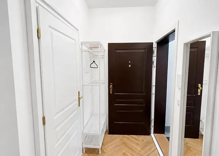 Charming Garden Hideaway With Ac Near Center Apartament