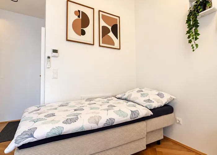 Charming Garden Hideaway With Ac Near Center Apartament *